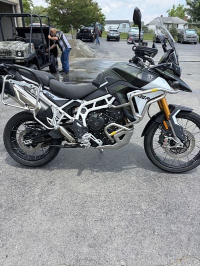 BOATZON | Triumph Tiger 900 Rally Pro Matte Khaki Green  Matte Phantom Black 2025