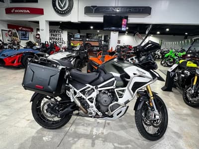 BOATZON | Triumph Tiger 1200 Rally Explorer Matte Khaki Green 2023