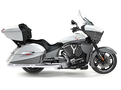BOATZON | Victory Motorcycles® Cross Country Tour TwoTone White Pearl and Gray 2016
