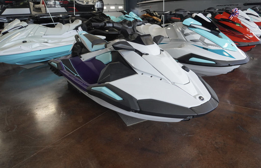 2025 Yamaha Waverunners JETBLASTER LTD 3PURPLEWHITE - Sold Boat