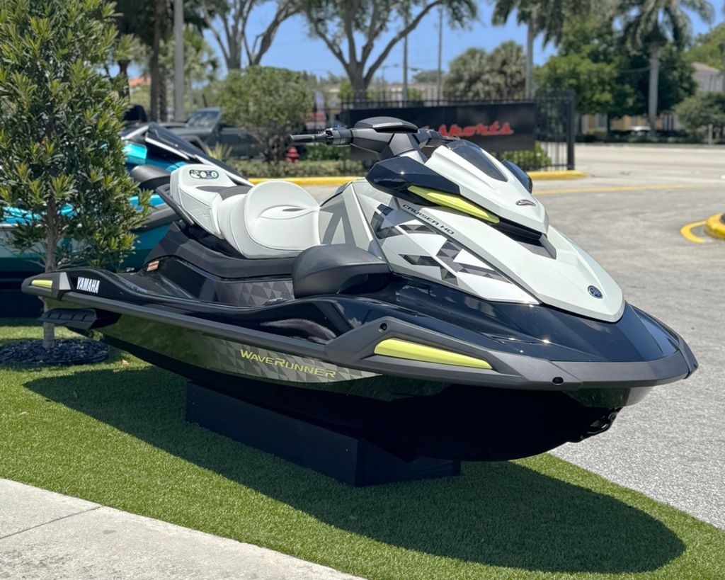 2026 Yamaha WaveRunners VX Cruiser HO with Audio - Sold Boat
