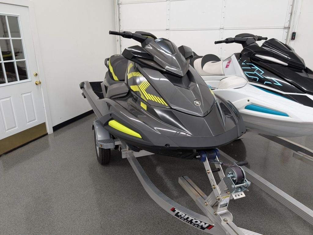 Yamaha VX Deluxe with Audio 2022