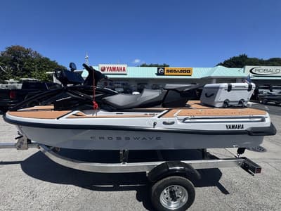 BOATZON | Yamaha WaveRunners Crosswave 2026