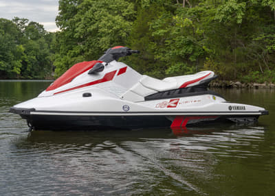 BOATZON | Yamaha WaveRunners EX Limited 2021
