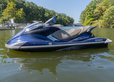 BOATZON | Yamaha Waverunners FX CR SHO 2011