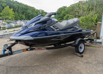 BOATZON | Yamaha Waverunners FX CRZ SHO 2013