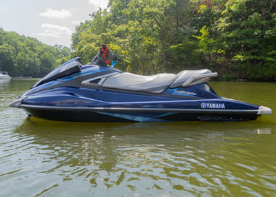 BOATZON | Yamaha WaveRunners VX Cruiser  Yacht Blue 2015