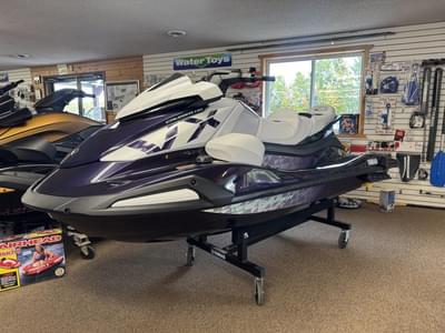 BOATZON | Yamaha WaveRunners VX Cruiser HO with Audio 2026