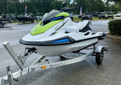BOATZON | Yamaha WaveRunners VX Deluxe with Audio 2026
