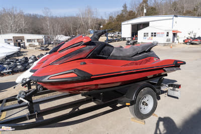 BOATZON | Yamaha Waverunners VX DELUXETORCH RED 2025