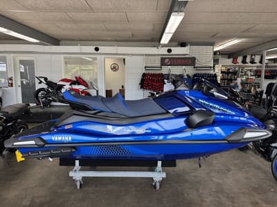 BOATZON | Yamaha WaveRunners VX Limited HO 2026