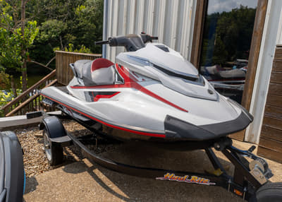 BOATZON | Yamaha Waverunners VXR  WhiteRed 2016