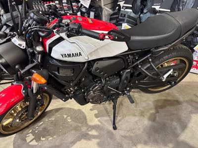 BOATZON | Yamaha XSR700 2021