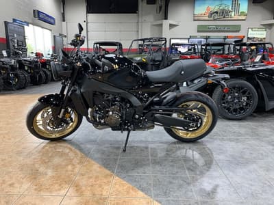 BOATZON | Yamaha XSR900  Raven 2026