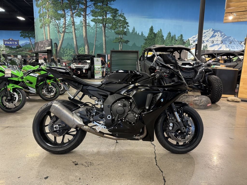 2022 Yamaha YZFR1 - Sold Boat