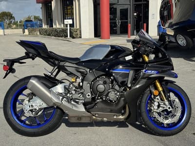 BOATZON | Yamaha YZFR1M 2026