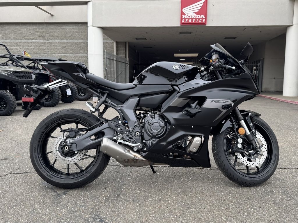 2025 Yamaha YZFR7 - Sold Boat