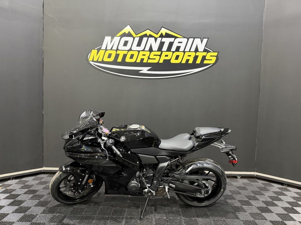 2026 Yamaha YZFR7 - Sold Boat