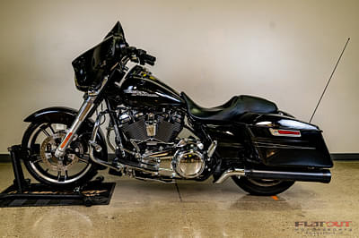 BOATZON | 2019 HarleyDavidson STREET GLIDE 107