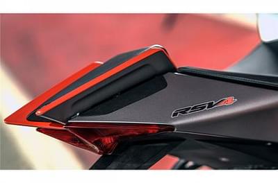 BOATZON | 2021 Aprilia Tuono V4 1100