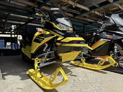 BOATZON | 2021 SkiDoo Renegade XRS 850 ETEC  YellowBlack