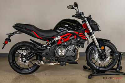 BOATZON | 2023 Benelli 302S