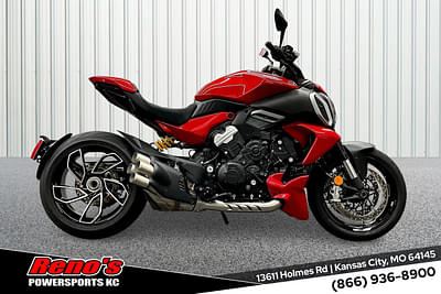 BOATZON | 2024 Ducati Diavel V4  Red