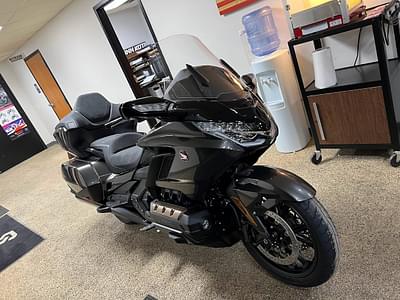 BOATZON | 2024 Honda GOLDWING TOUR DCT