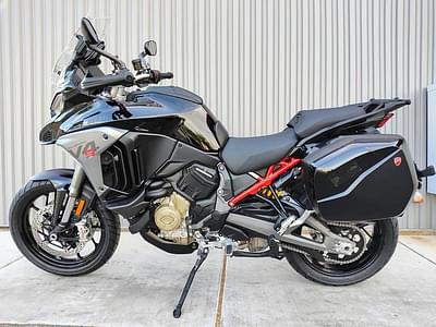 BOATZON | 2025 Ducati Multistrada V4 S Travel  Radar