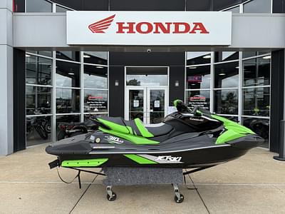 BOATZON | 2025 Kawasaki Jet Ski Ultra 310 LXS