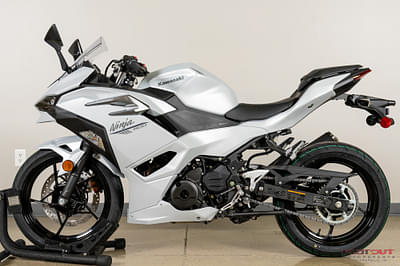 BOATZON | 2025 Kawasaki NINJA 500 ABS  COMING SOON