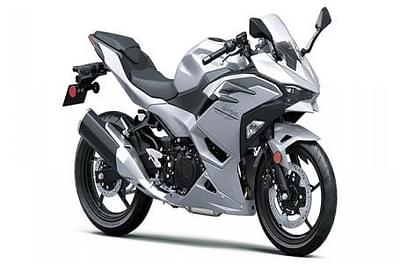 BOATZON | 2025 Kawasaki Ninja 500 Base  Metallic Matte Whitish Silver  Metallic Moondust Gray