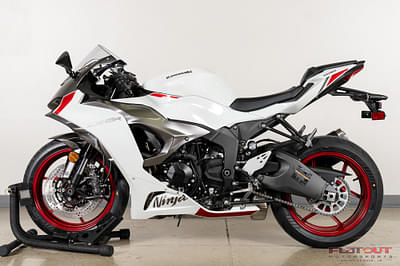 BOATZON | 2025 Kawasaki NINJA ZX6R ABS