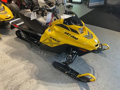 BOATZON | 2025 SkiDoo MXZ 200