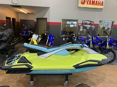 BOATZON | 2025 Yamaha WaveRunner JetBlaster PRO 3Up
