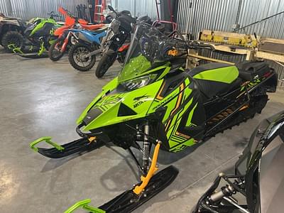 BOATZON | Arctic Cat® M 8000 Hardcore Alpha One 154300 Push ElectricGreen 2023