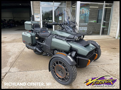 BOATZON | Can-Am® Canyon Redrock 2025