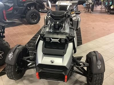 BOATZON | Can-Am® Canyon XT 2025