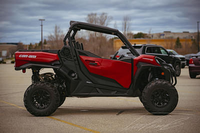 BOATZON | Can-Am® Commander XT 700 2025