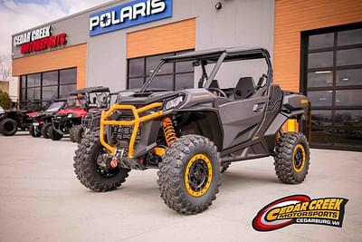 BOATZON | Can-Am® Commander XTP 1000R 2025