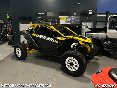 BOATZON | Can-Am® Maverick R X RS Carbon Black  Neo Yellow 2024