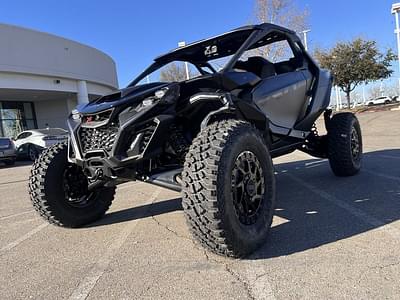 BOATZON | Can-Am® Maverick R X RS with SmartShox 2025