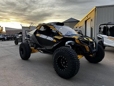 BOATZON | Can-Am® Maverick R X RS with SmartShox Carbon Black  Neo Yellow 2024