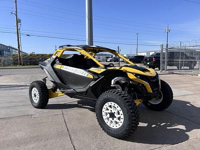 BOATZON | Can-Am® Maverick R X RS with SmartShox Carbon Black  Neo Yellow 2024