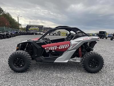BOATZON | Can-Am® Maverick X3 DS Turbo Fiery Red  Hyper Silver 2025
