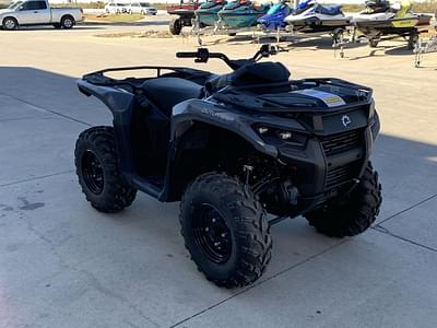 BOATZON | Can-Am® Outlander DPS 700 2024