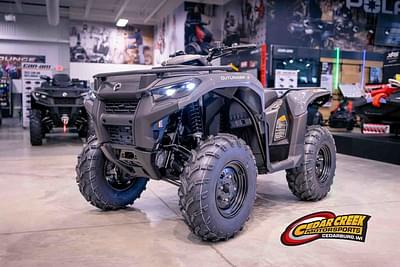 BOATZON | Can-Am® Outlander DPS 700 2025