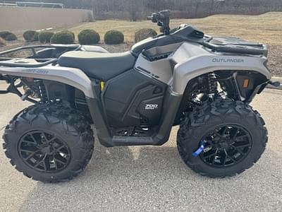 BOATZON | Can-Am® Outlander XT 700 2025