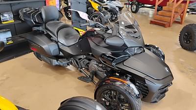 BOATZON | Can-Am® Spyder F3 Limited Dark Wheels 2024