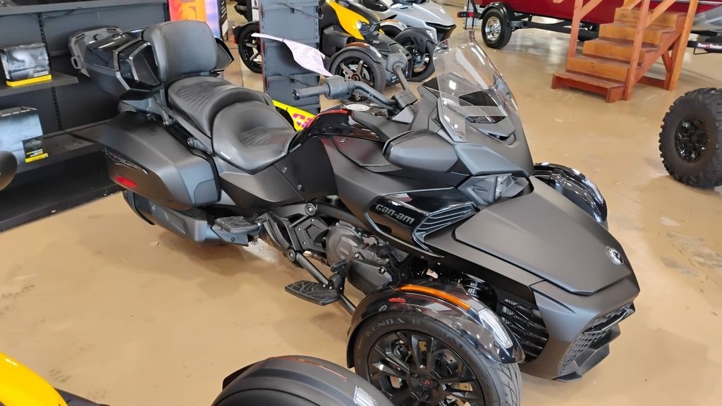 2024 Can-Am® Spyder F3 Limited Dark Wheels - Sold Boat